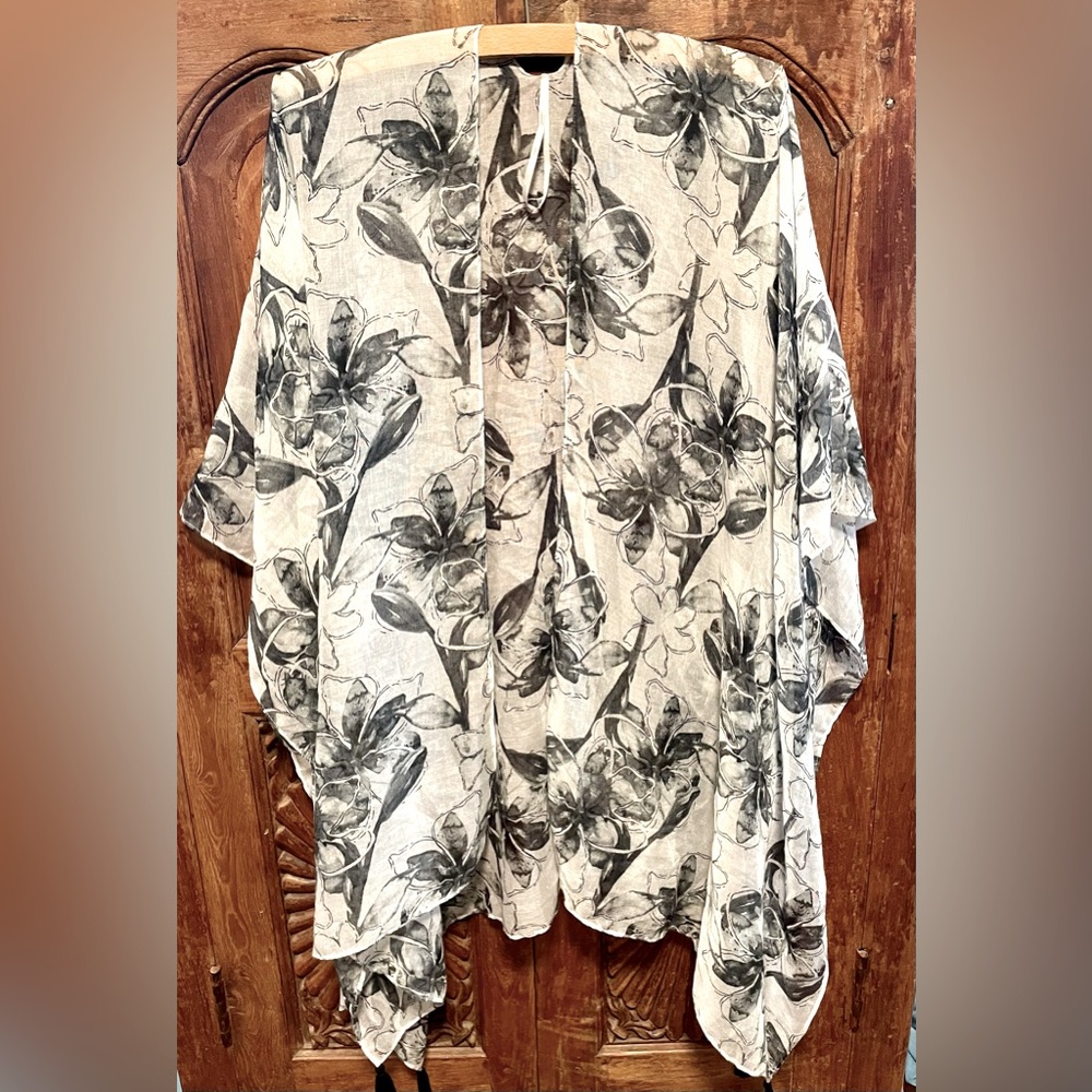 Gray & Black Beach Shrug, Swim Coverup, kimono, like new